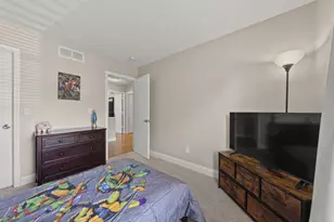 811 Crevis Ln, Columbus, OH 43228 - Photo 25