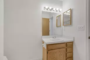 8216 Green Tree Ct, Reynoldsburg, OH 43068 - Photo 23
