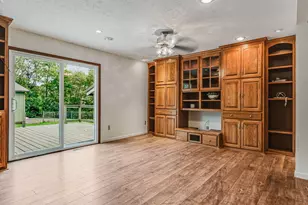 8835 Thomas Ln, West Jefferson, OH 43162 - Photo 21