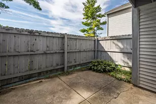 2073 Park Run Dr, Columbus, OH 43220 - Photo 29