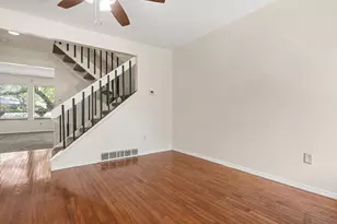 5361 Valley Ln E, Columbus, OH 43231 - Photo 9