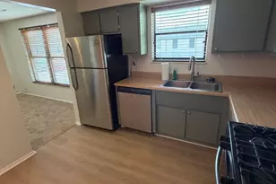 1635 McNaughten Rd, Columbus, OH 43232 - Photo 3