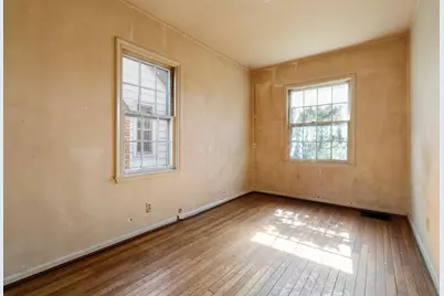 22 E Royal Forest Boulevard, Columbus, OH 43214 - Photo 15