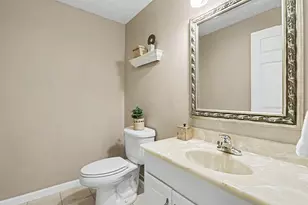 215 Ashley Ct, Columbus, OH 43230 - Photo 39