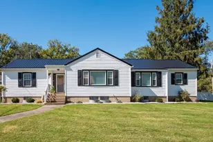 2033 Normandy Cir, Zanesville, OH 43701 - Photo 1