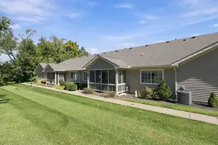 3732 Colony Hill Dr, Zanesville, OH 43701 - Photo 3