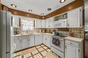 2310 Concord Village Dr, Columbus, OH 43220 - Photo 13