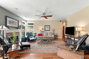 372 Ashmoore Cir E, Powell, OH 43065 - Photo 5