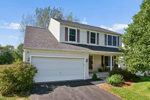 1727 Creekview Dr, Marysville, OH 43040 - Photo 1