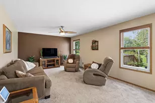 1727 Creekview Dr, Marysville, OH 43040 - Photo 13