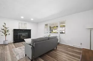 255 Hermitage Rd, Columbus, OH 43230 - Photo 3