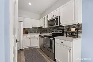 5769 Albany Green, Westerville, OH 43081 - Photo 3