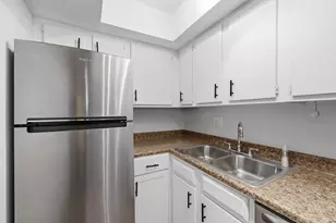 1301 Lake Shore Dr, Columbus, OH 43215 - Photo 11