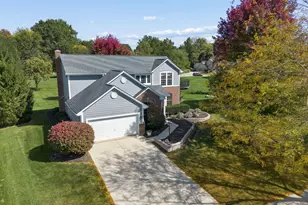 8240 Chateau Ln, Westerville, OH 43082 - Photo 3
