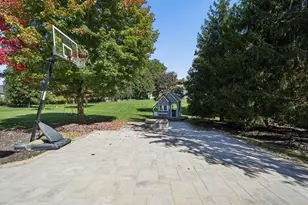 8240 Chateau Ln, Westerville, OH 43082 - Photo 11