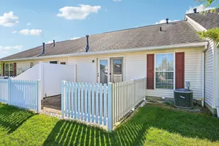 303 Retreat Ln, Marysville, OH 43040 - Photo 5