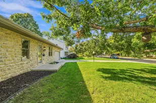 1849 Kempton Dr, Upper Arlington, OH 43220 - Photo 5