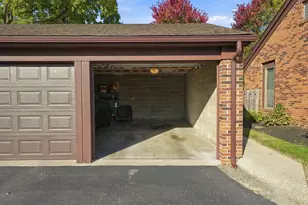 4261 Chaucer Ln, Columbus, OH 43220 - Photo 51