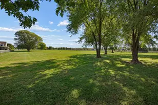 3166 Kropp Rd, Grove City, OH 43123 - Photo 7