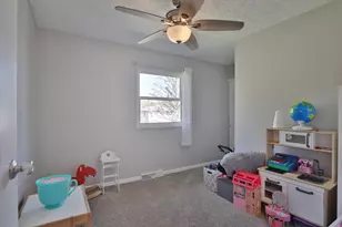 2271 Maplewood Dr, Columbus, OH 43229 - Photo 23