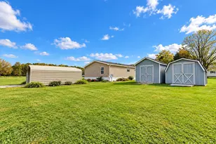 5920 Foxfire Dr, Zanesville, OH 43701 - Photo 3