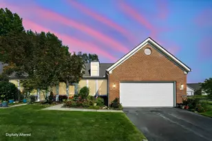 5998 Naughten Pond Dr, Columbus, OH 43213 - Photo 1