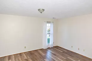 1054 Esther Dr, Columbus, OH 43207 - Photo 5