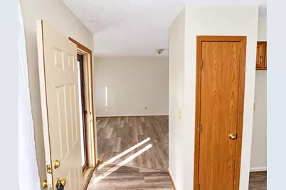 1054 Esther Drive, Columbus, OH 43207 - Photo 9