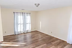 1054 Esther Dr, Columbus, OH 43207 - Photo 3