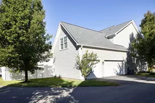 8081 Chatham Green Dr, New Albany, OH 43054 - Photo 3