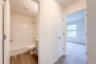 3223 Berkley Pointe Dr, Columbus, OH 43230 - Photo 9