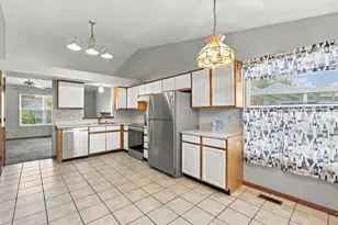 1466 Pinestone Dr, Columbus, OH 43223 - Photo 13