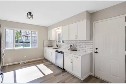 516 Frebis Avenue, Columbus, OH 43206 - Photo 17