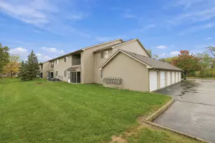 1870 Berrancher Dr, Columbus, OH 43228 - Photo 43