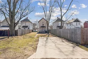 274 E Barthman Ave, Columbus, OH 43207 - Photo 1