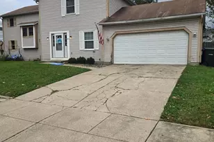 1678 1680 Watertower Dr, Columbus, OH 43235 - Photo 3