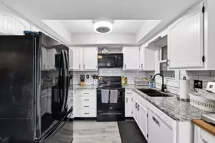 1960 Drury Ln, Columbus, OH 43235 - Photo 3
