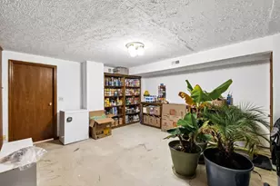1960 Drury Ln, Columbus, OH 43235 - Photo 25