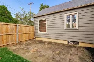 35 Demorest Ave, Columbus, OH 43204 - Photo 33
