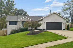 1062 Lizabeth Cir, Heath, OH 43056 - Photo 3