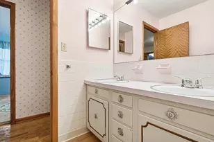 320 Briarwood Dr, Columbus, OH 43213 - Photo 33