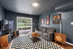 958 Thomas Ln, Columbus, OH 43220 - Photo 31