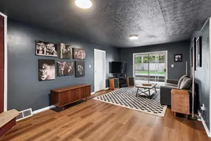 958 Thomas Ln, Columbus, OH 43220 - Photo 29