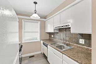 5644 Great Woods Blvd, Columbus, OH 43231 - Photo 9