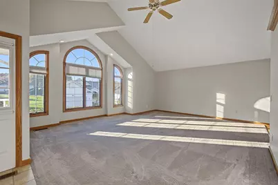 17 Waters Edge Drive, Mount Vernon, OH 43050 - Photo 5