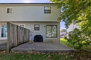 4846 Snowbird Cir, Columbus, OH 43229 - Photo 5