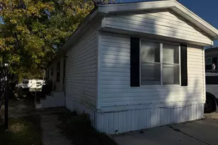 5 Spring Lake Ct, Delaware, OH 43015 - Photo 1