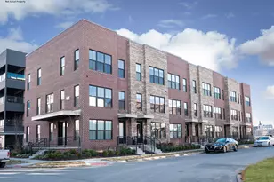 292 Dickenson St, Columbus, OH 43215 - Photo 1