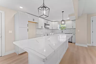 134 E Welch Avenue, Columbus, OH 43207 - Photo 1