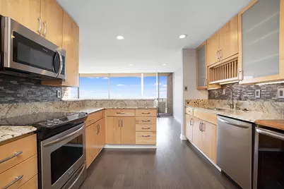 1000 Urlin Avenue #2017, Grandview, OH 43212 - Photo 1